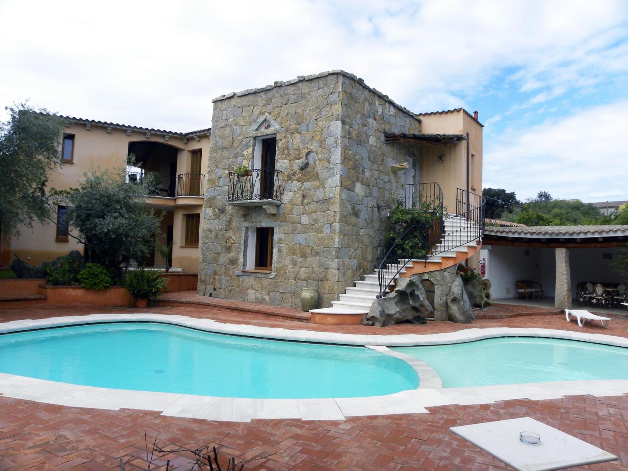 Hotel San Pantaleo Bagian luar foto