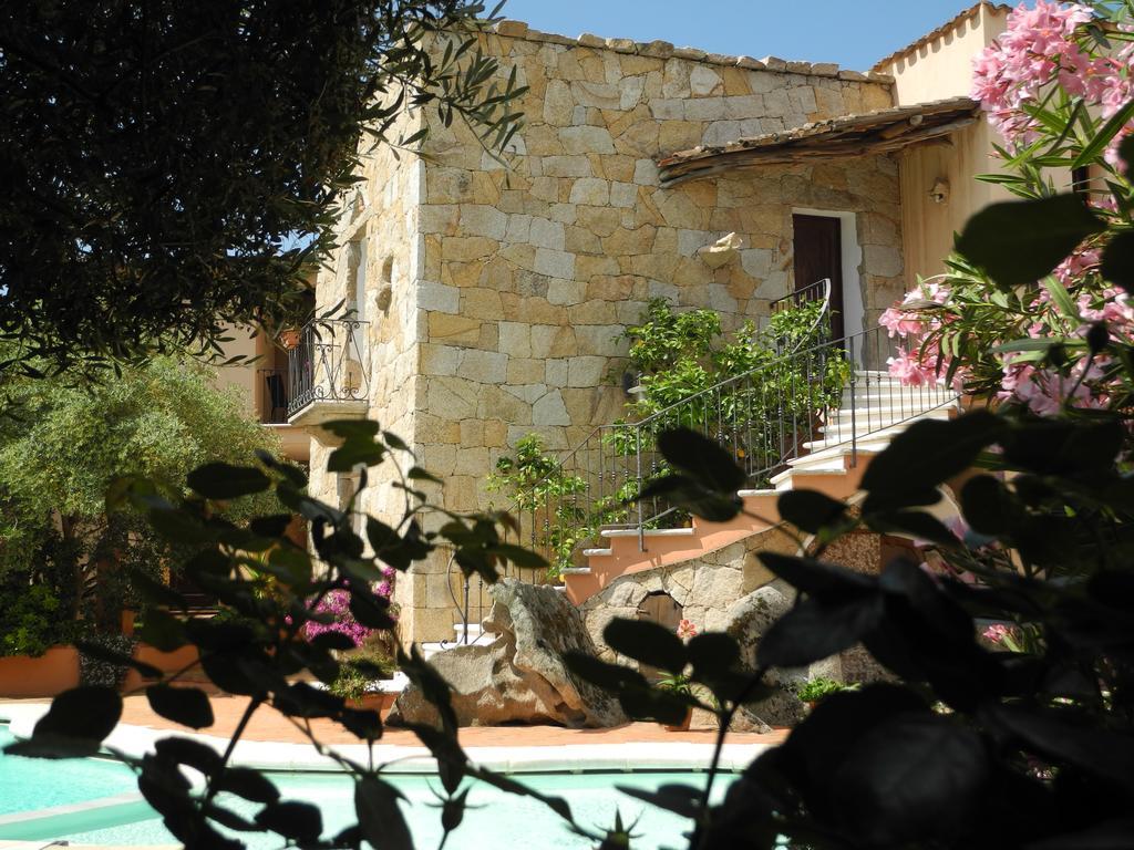 Hotel San Pantaleo Bagian luar foto