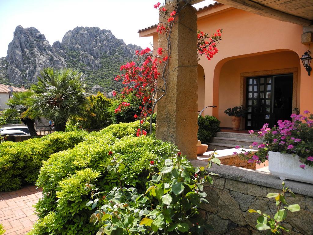 Hotel San Pantaleo Bagian luar foto