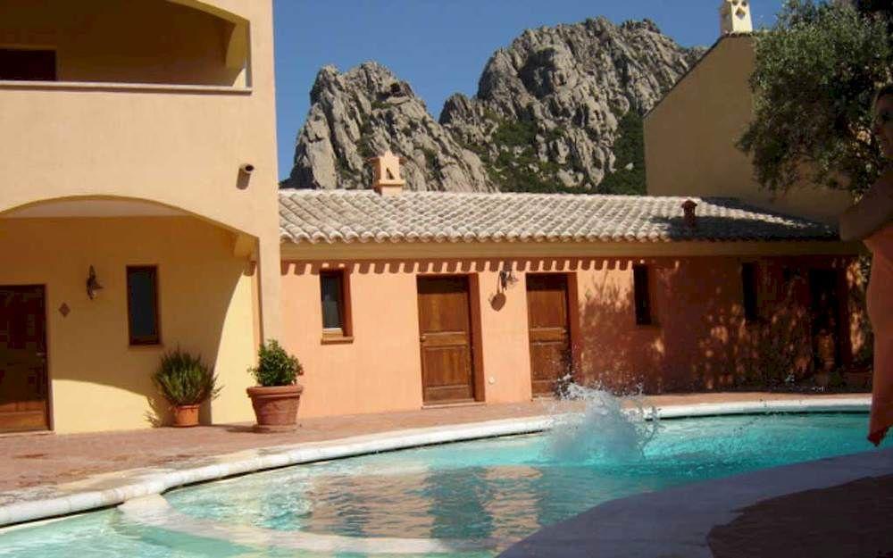 Hotel San Pantaleo Bagian luar foto