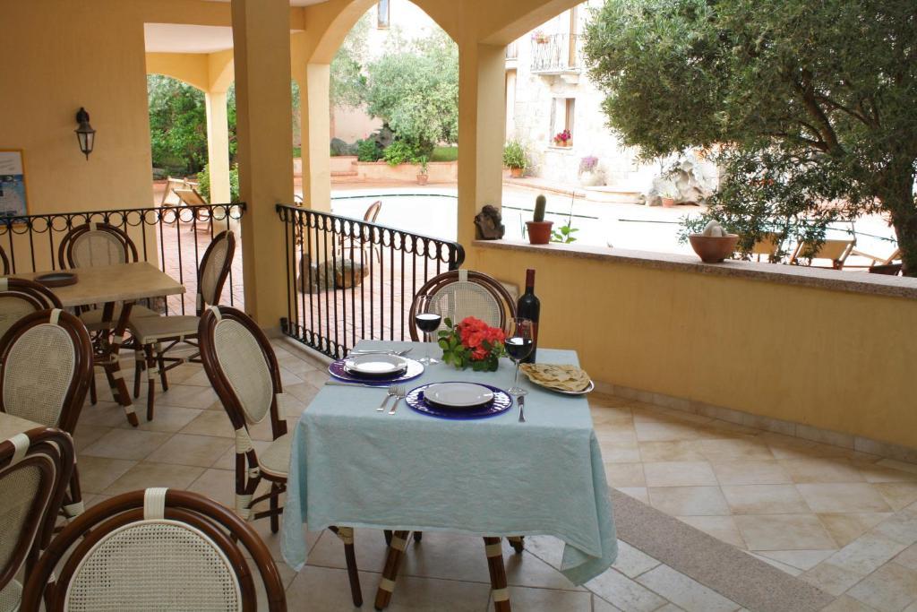 Hotel San Pantaleo Bagian luar foto
