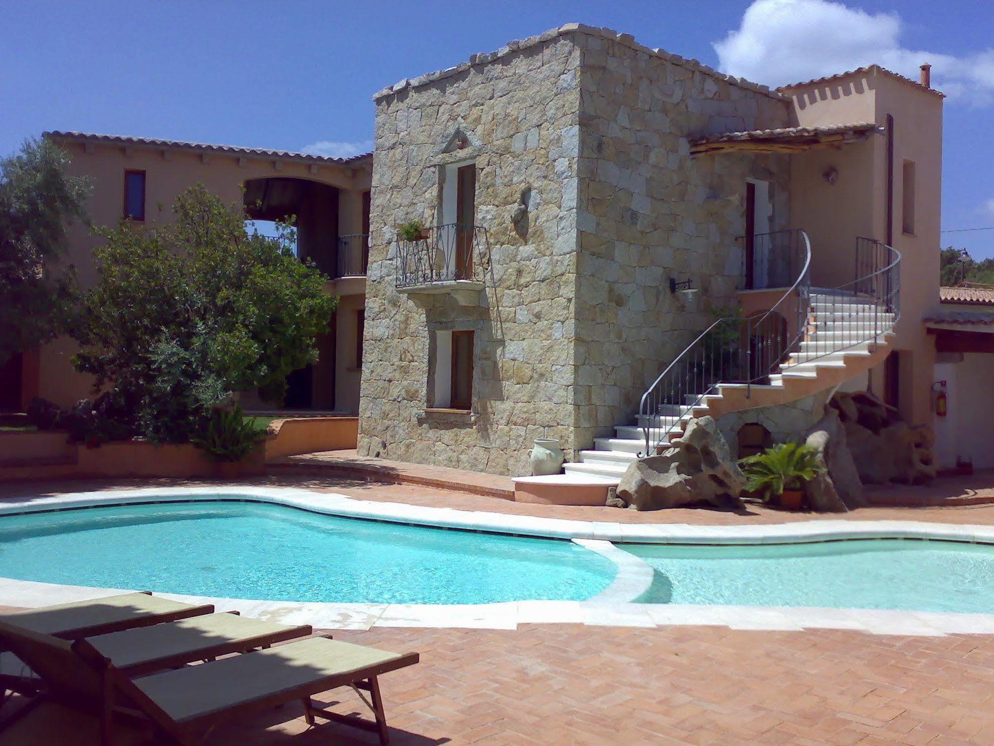 Hotel San Pantaleo Bagian luar foto