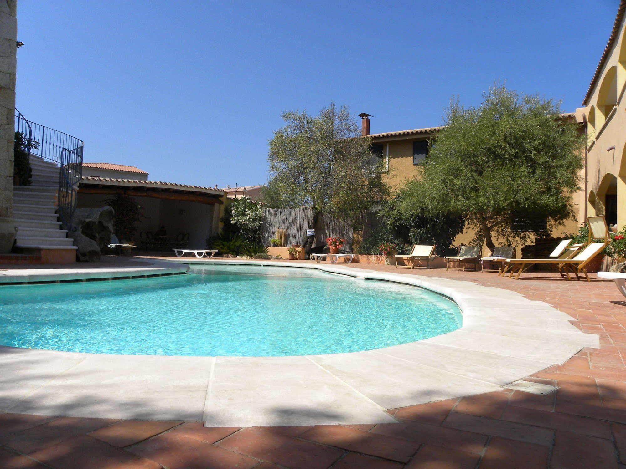 Hotel San Pantaleo Bagian luar foto