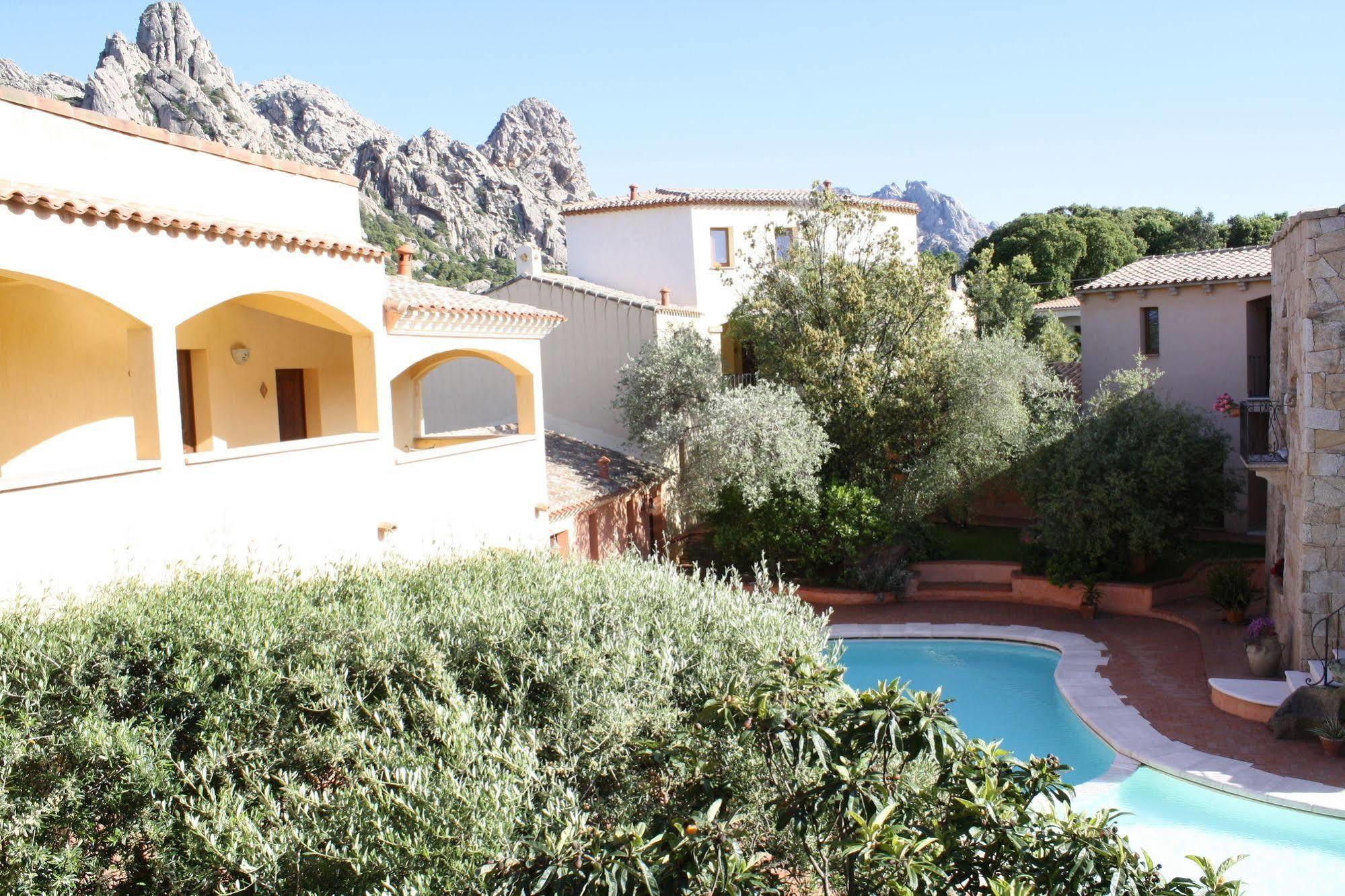 Hotel San Pantaleo Bagian luar foto