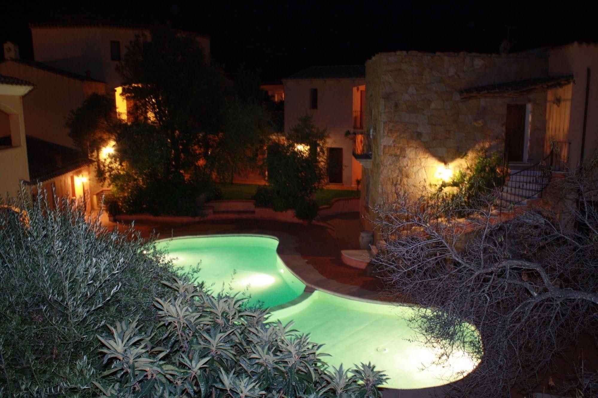 Hotel San Pantaleo Bagian luar foto