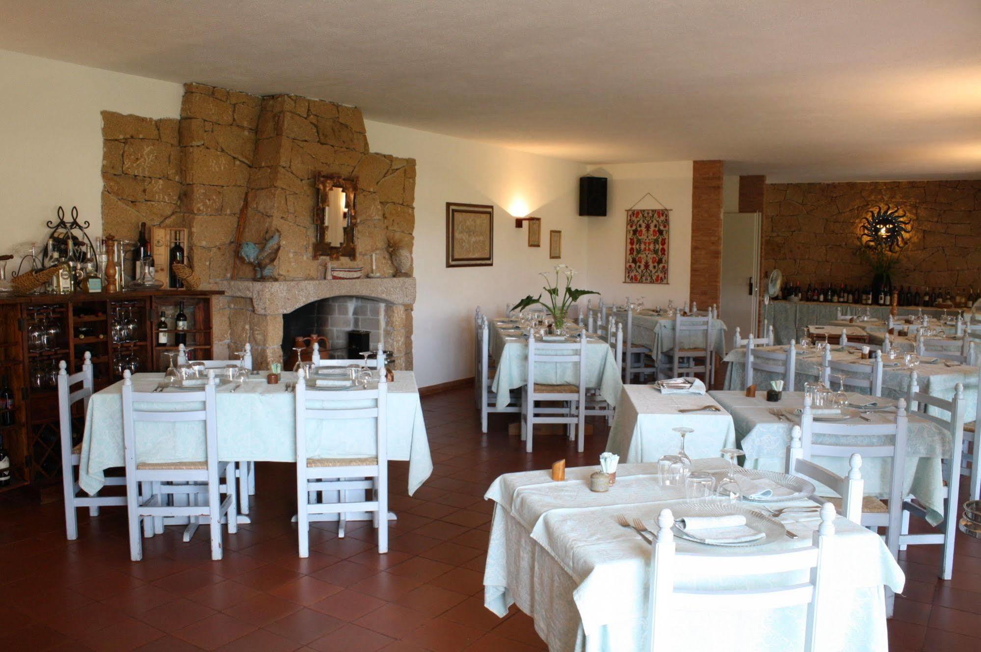 Hotel San Pantaleo Bagian luar foto