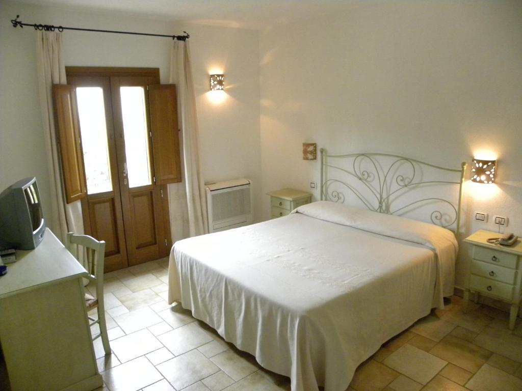 Hotel San Pantaleo Ruang foto